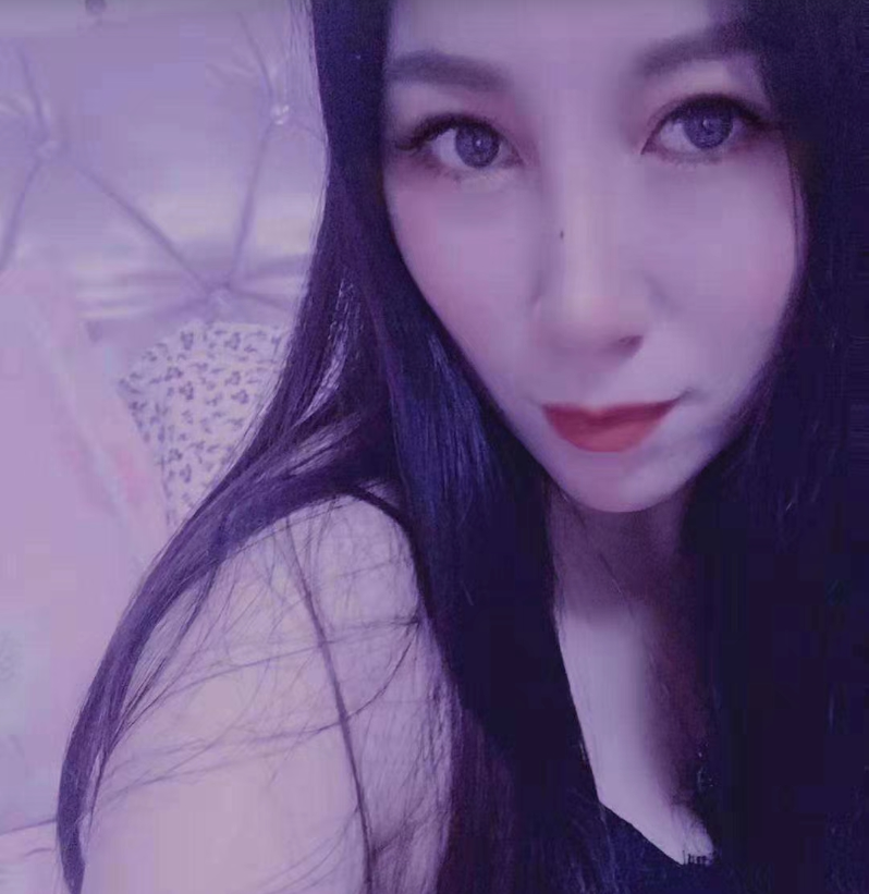 青岛年轻妹子皮肤身材好